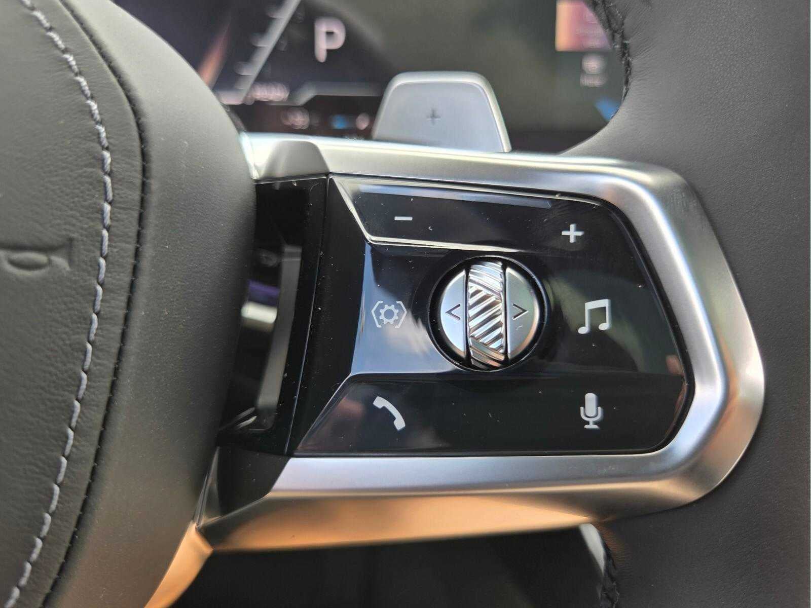 2026 BMW 740i 740i