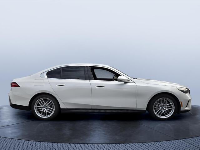 2025 BMW 530i 530i