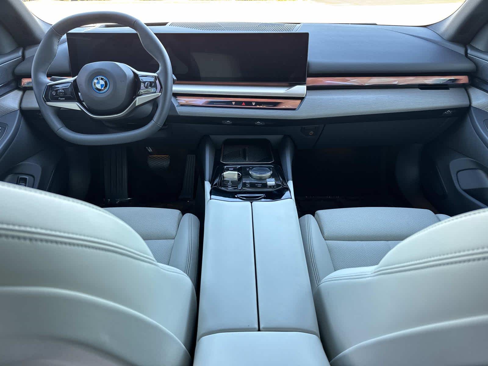 2025 BMW i5 eDrive40
