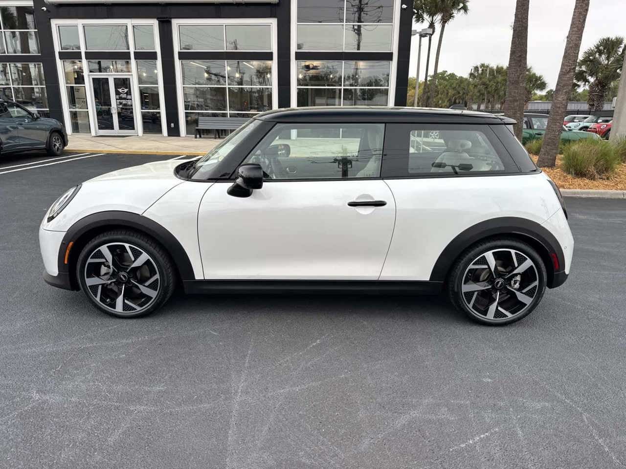2025 MINI HARDTOP 2 DOOR Cooper