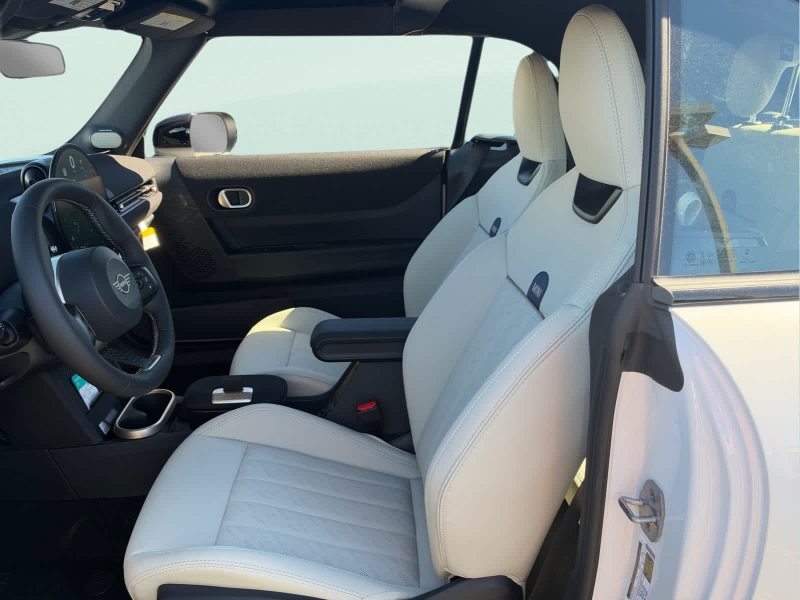2027 MINI CONVERTIBLE SIGNATURE PLUS