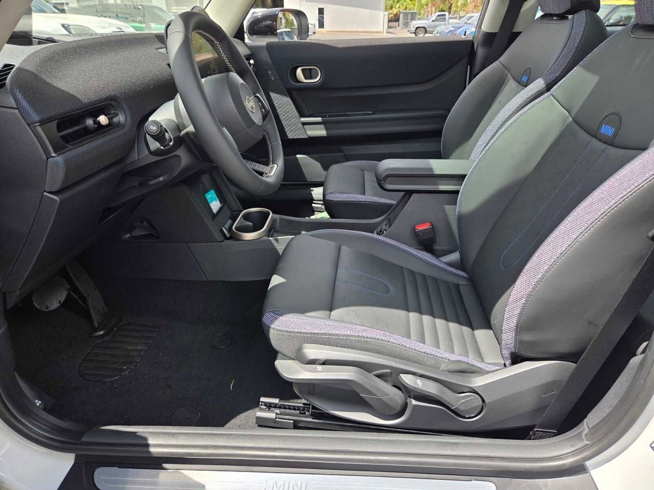 2026 MINI 2 DOOR SIGNATURE PLUS