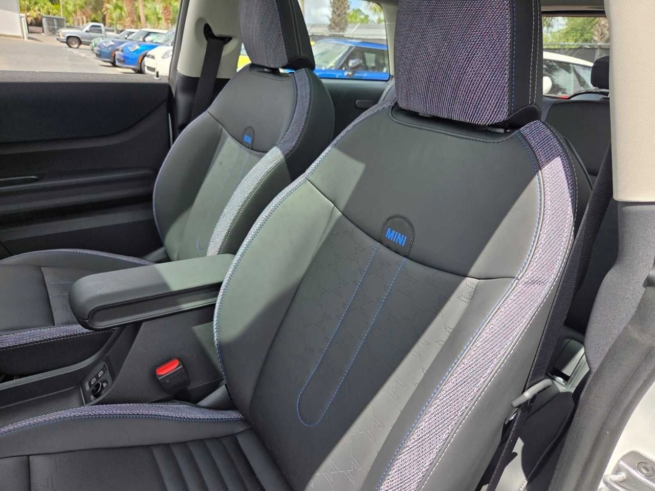 2026 MINI 2 DOOR SIGNATURE PLUS