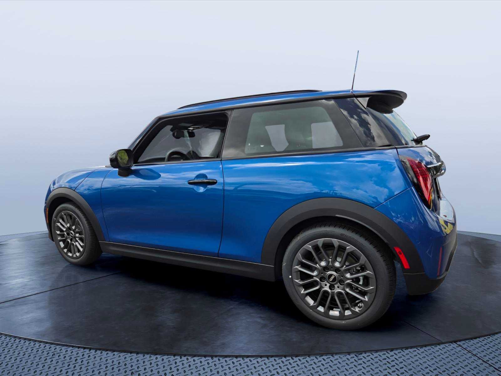 2026 MINI 2 DOOR SIGNATURE PLUS