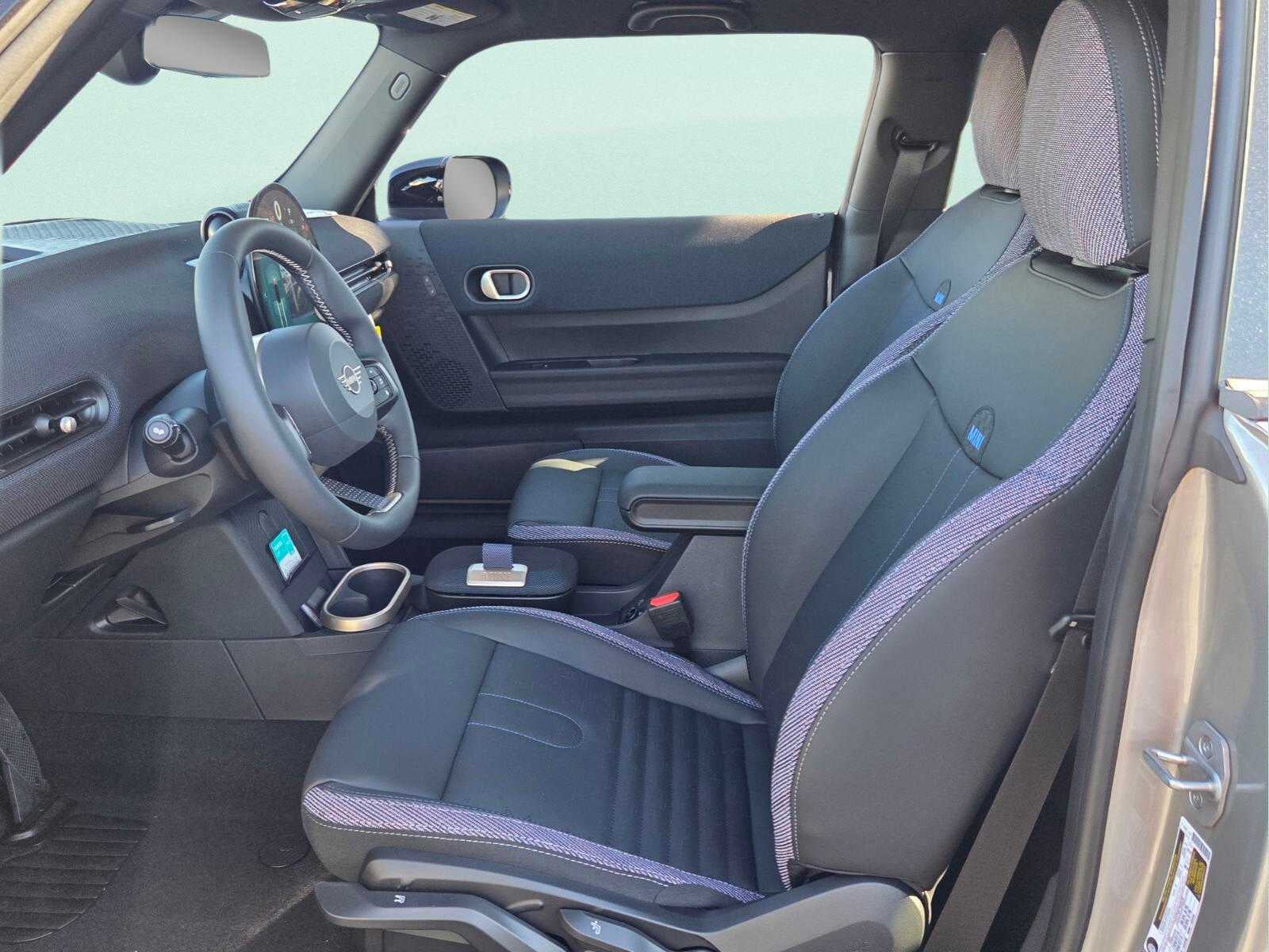 2027 MINI 2 DOOR SIGNATURE PLUS