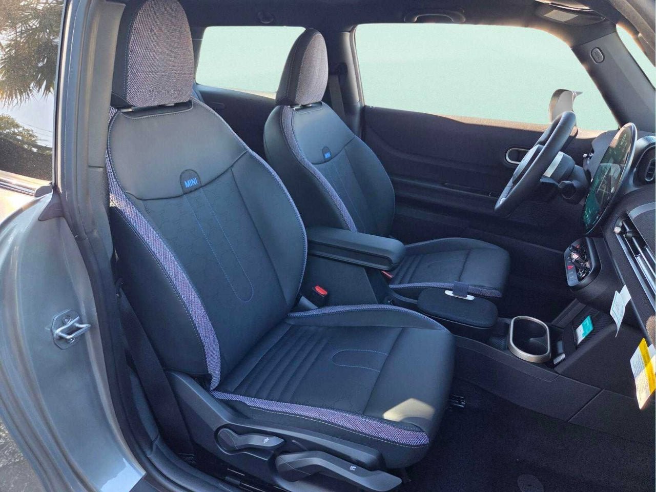 2027 MINI 2 DOOR SIGNATURE PLUS