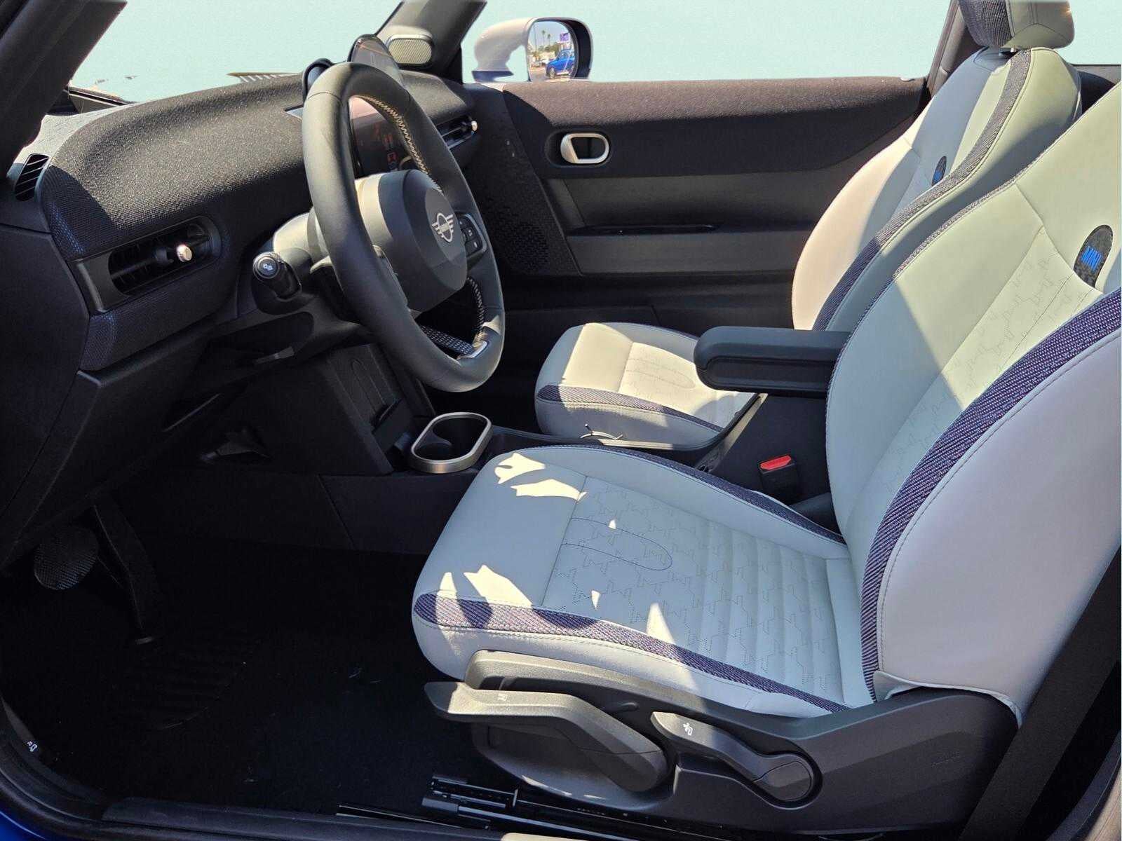 2026 MINI 2 DOOR ICONIC