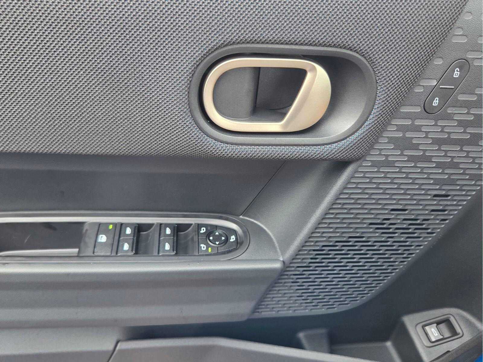 2027 MINI 4 DOOR ICONIC