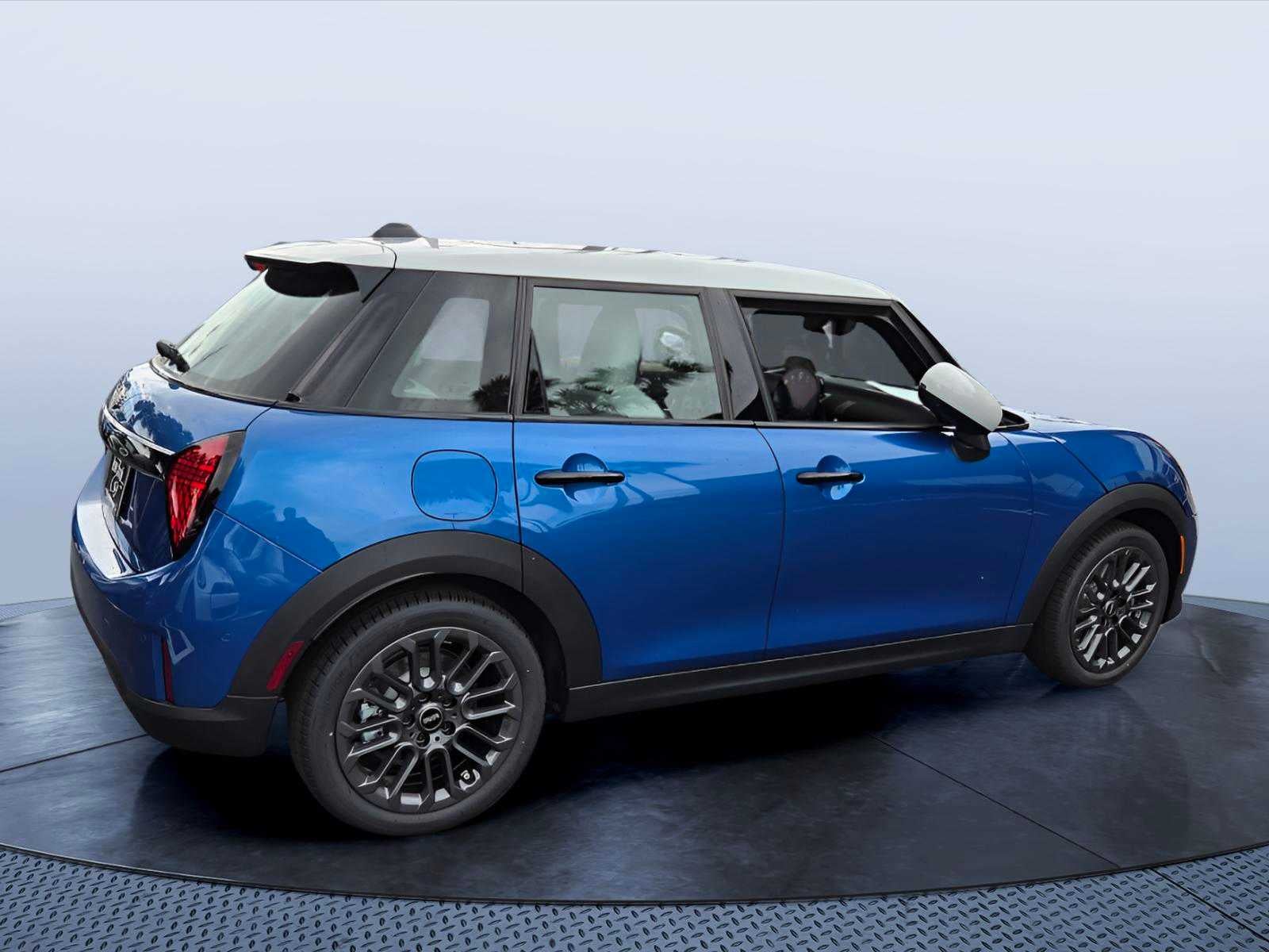 2027 MINI 4 DOOR ICONIC