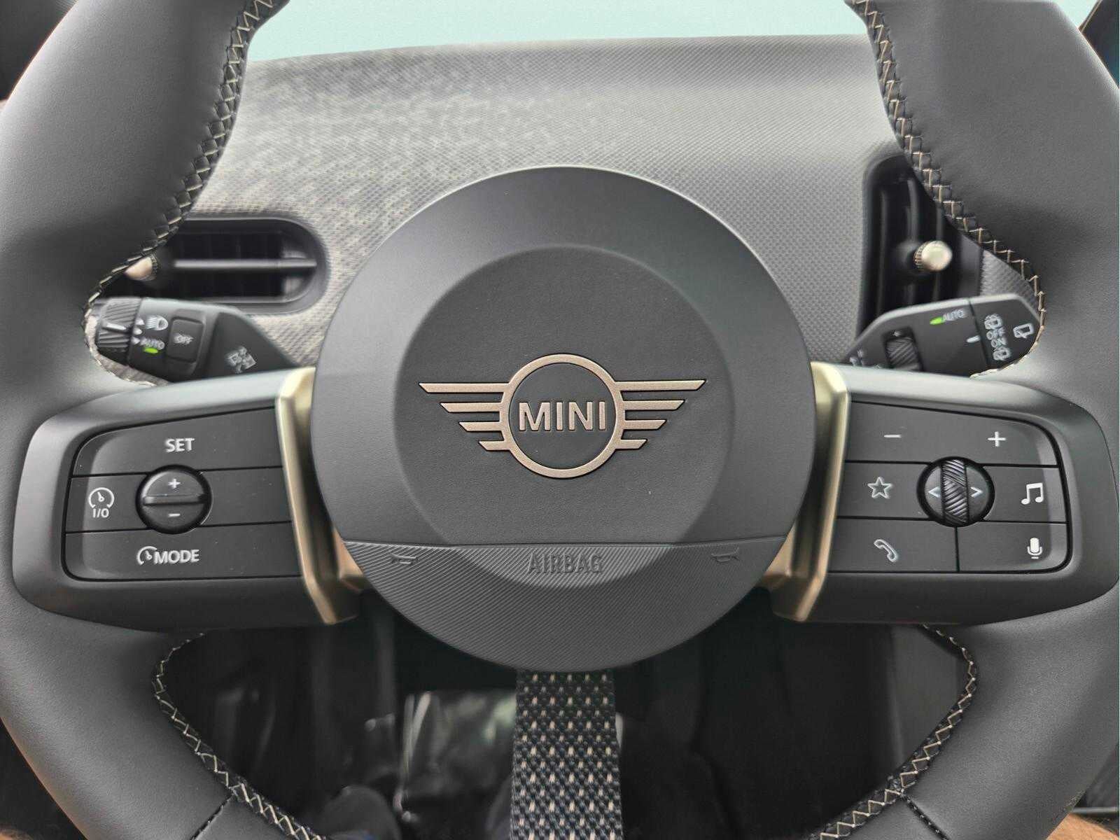 2026 MINI 4 DOOR SIGNATURE PLUS