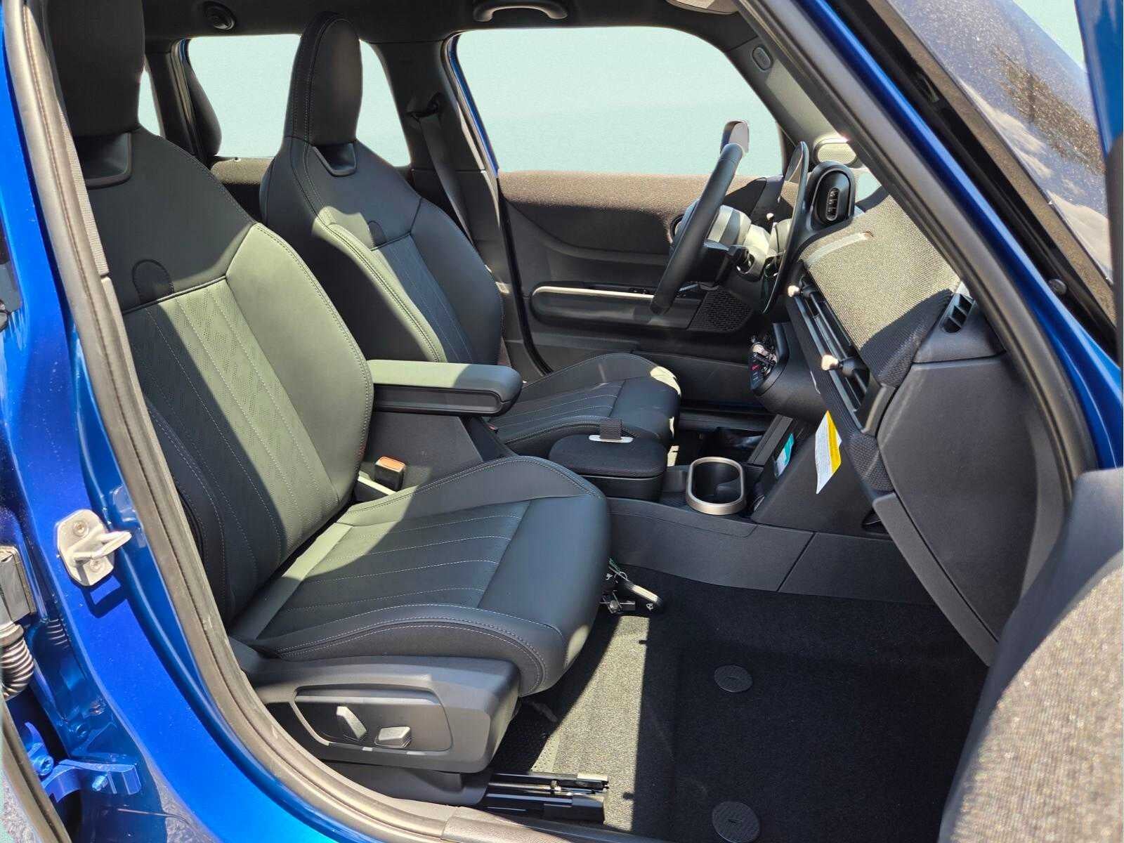 2026 MINI 4 DOOR ICONIC