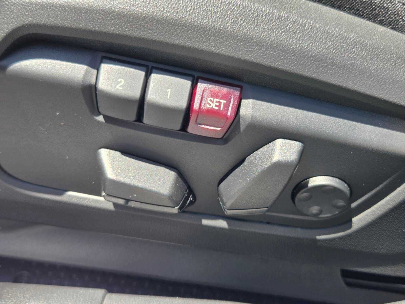 2026 MINI 4 DOOR ICONIC