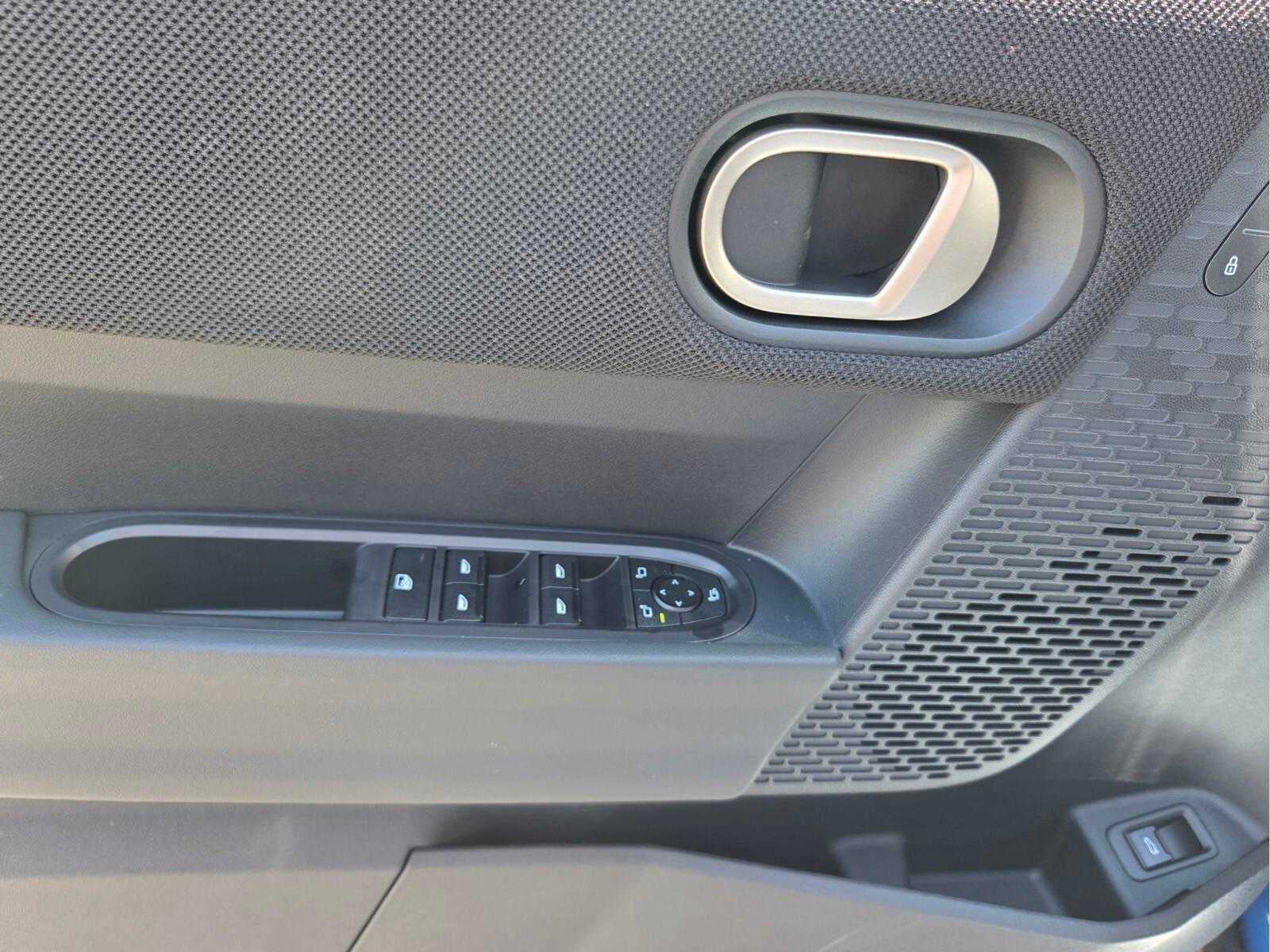 2026 MINI 4 DOOR ICONIC