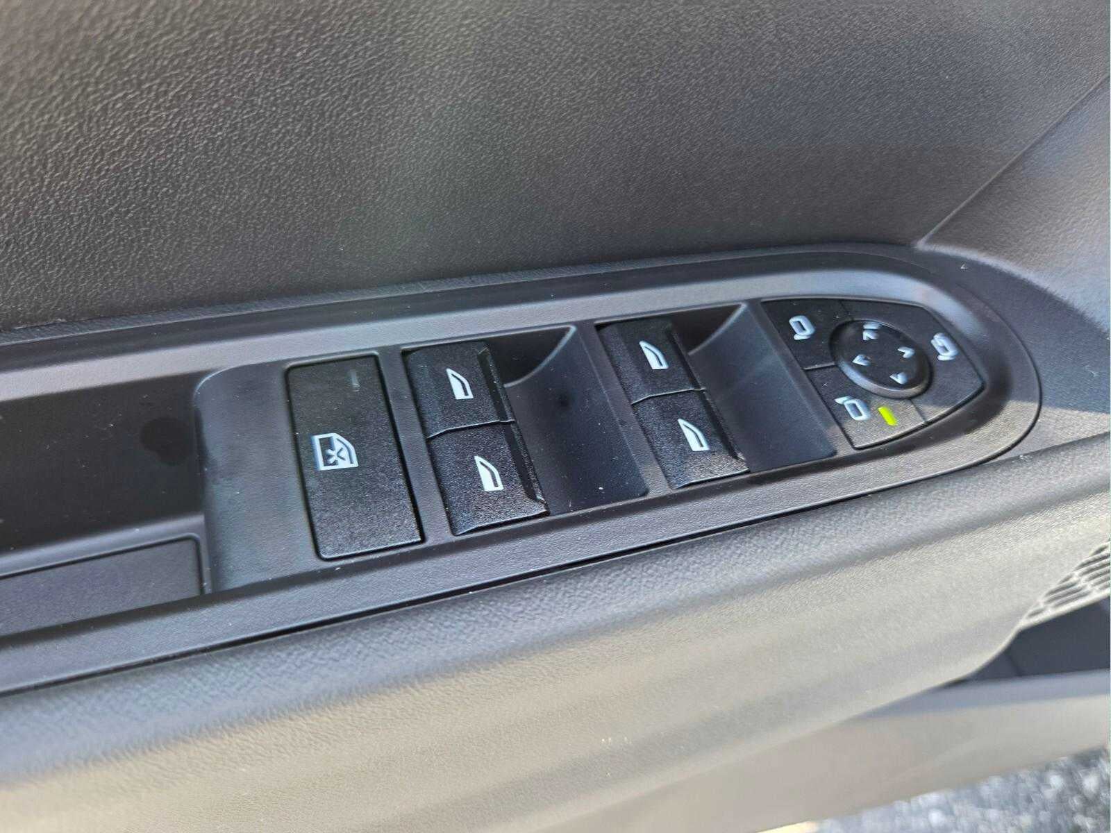 2026 MINI 4 DOOR ICONIC