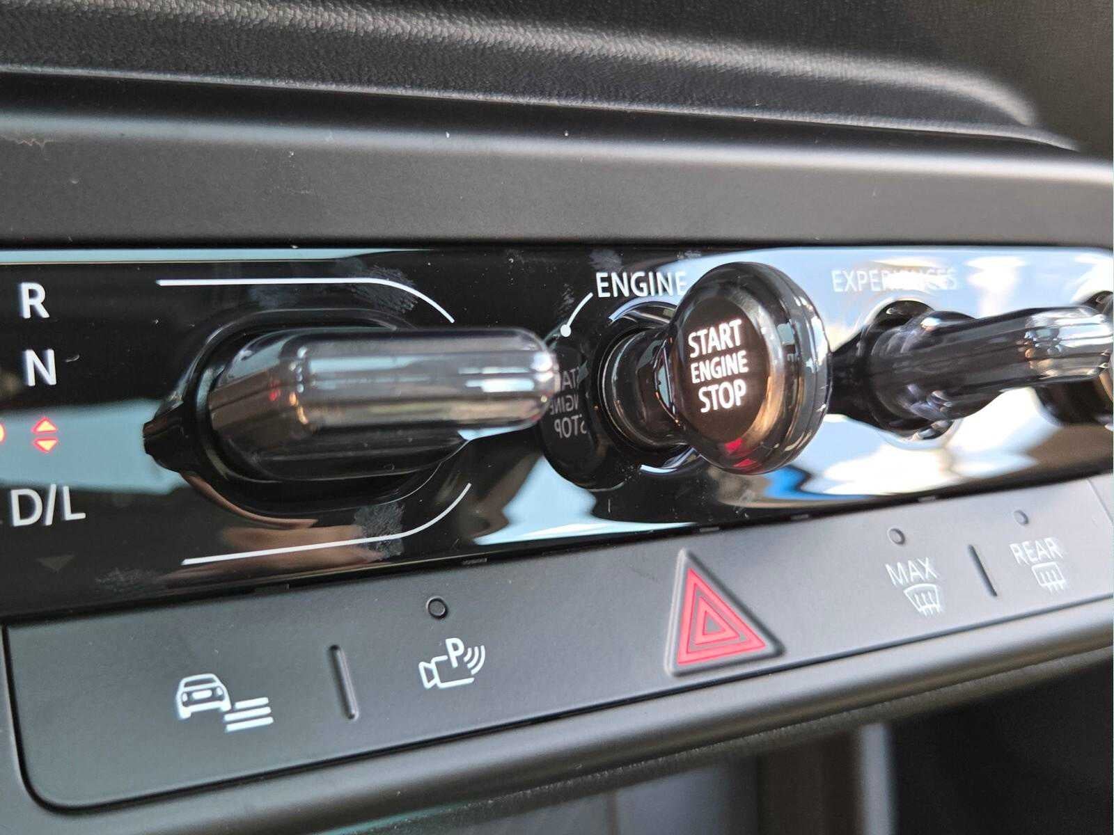 2026 MINI 4 DOOR ICONIC