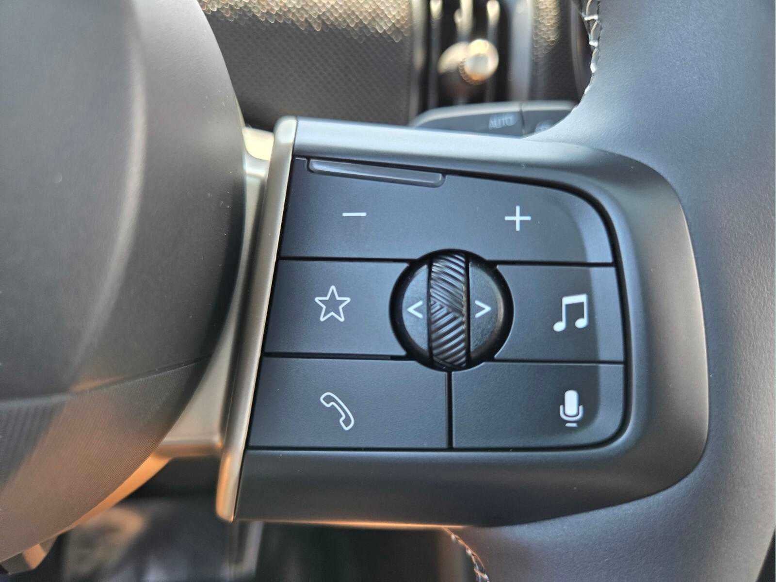 2026 MINI 4 DOOR ICONIC