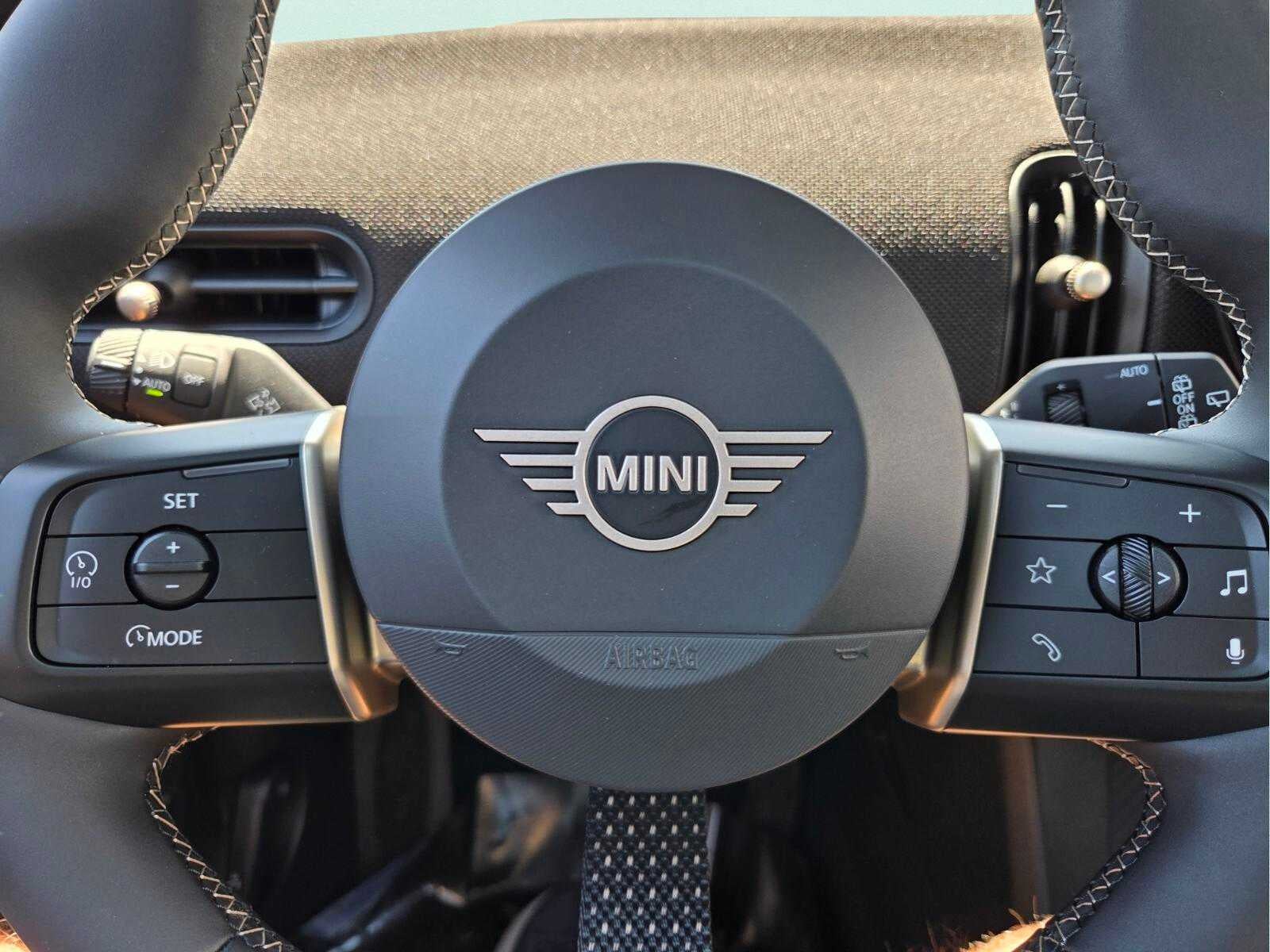 2026 MINI 4 DOOR ICONIC