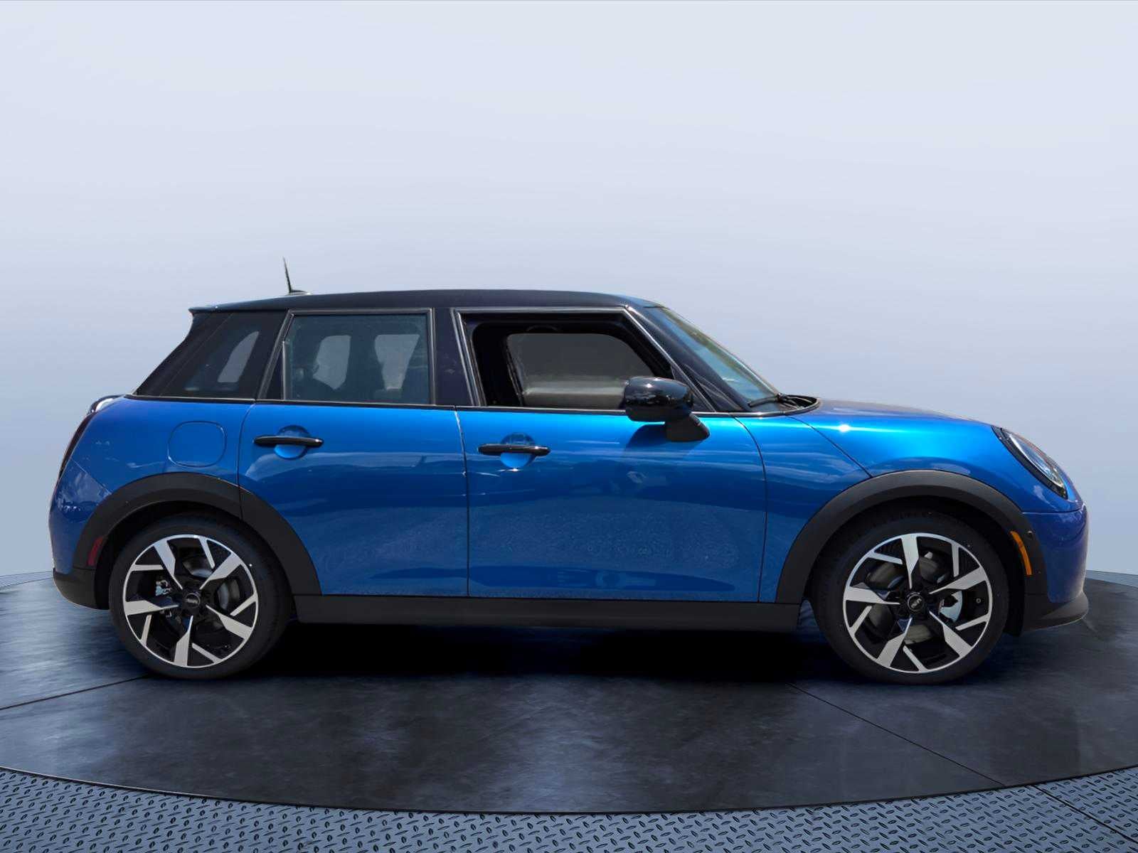 2026 MINI 4 DOOR ICONIC