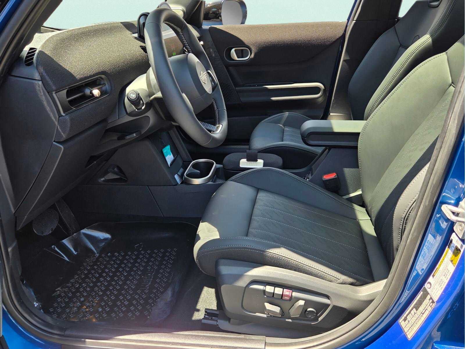 2026 MINI 4 DOOR ICONIC