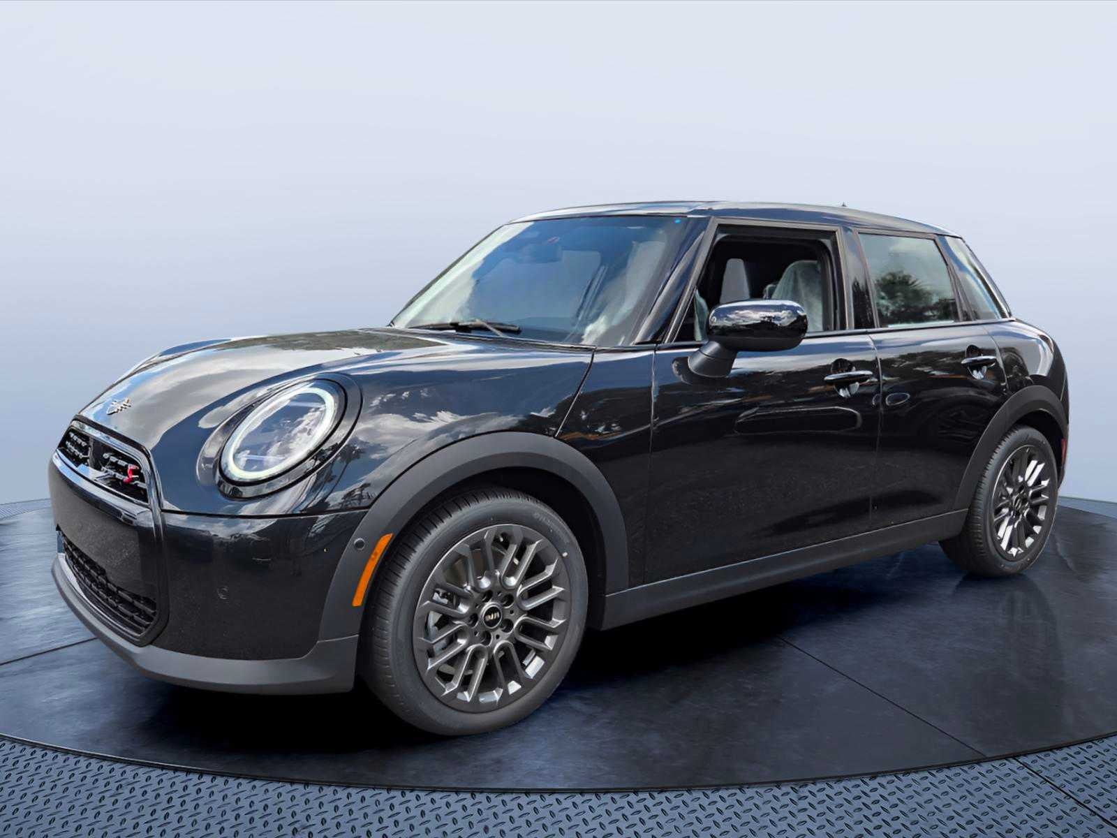 2026 MINI 4 DOOR SIGNATURE PLUS