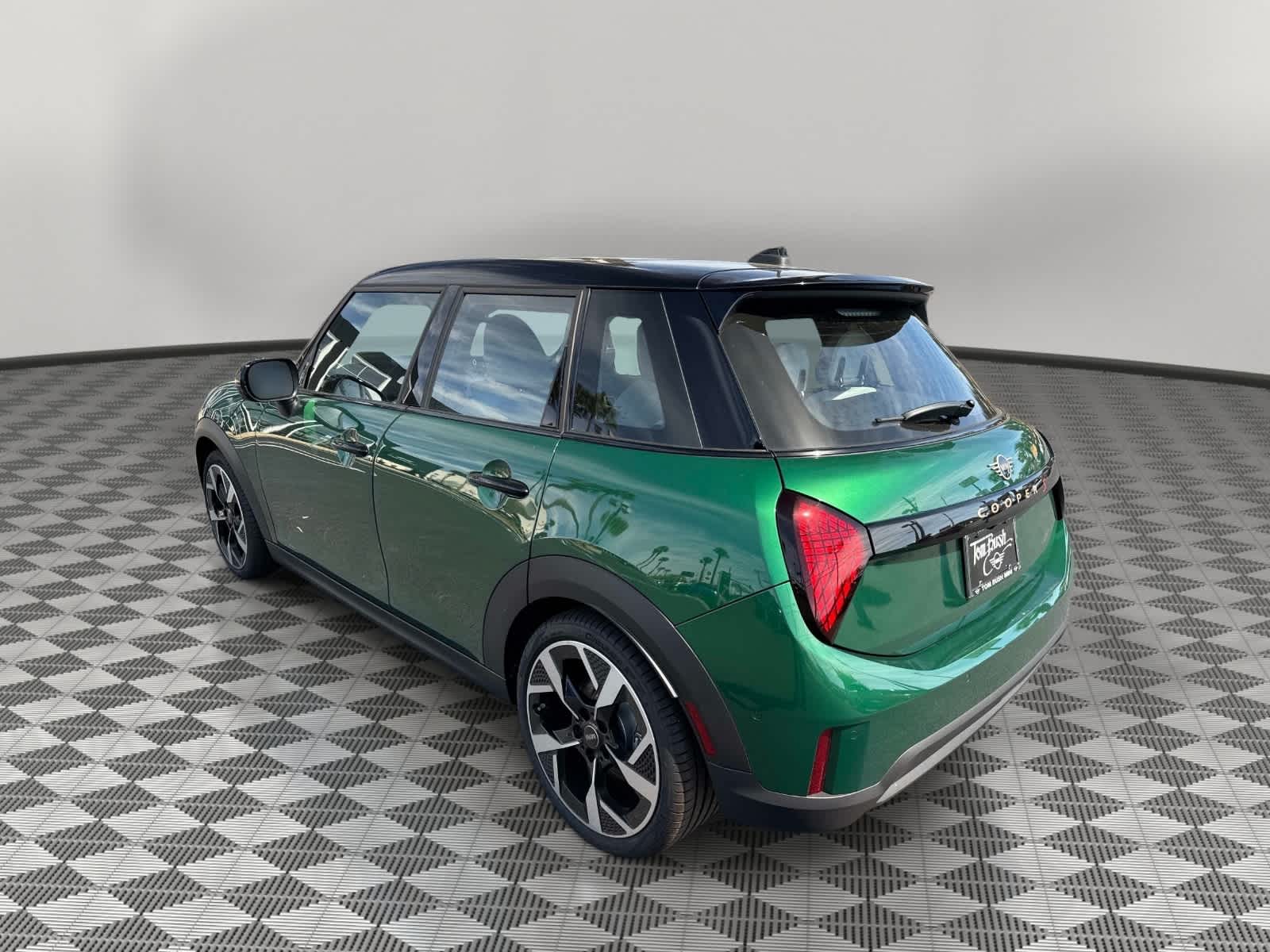 2026 MINI 4 DOOR ICONIC