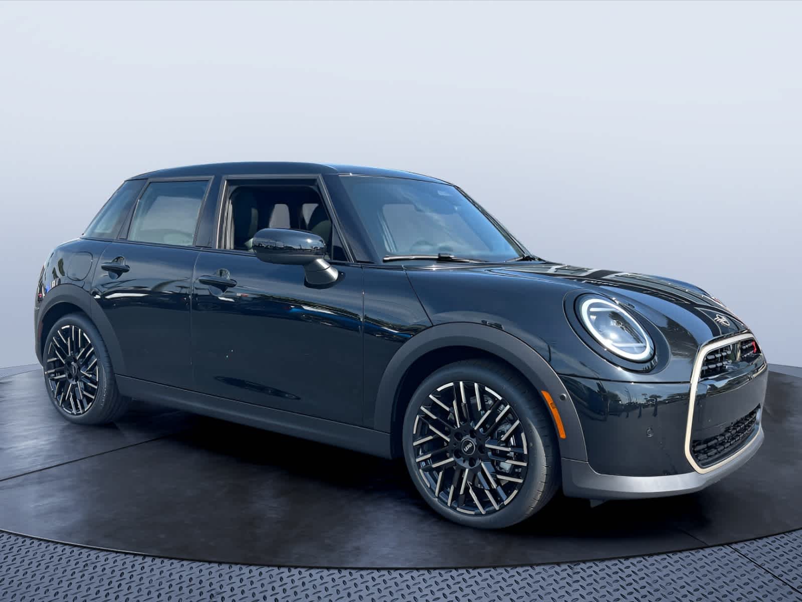 2026 MINI 4 DOOR ICONIC