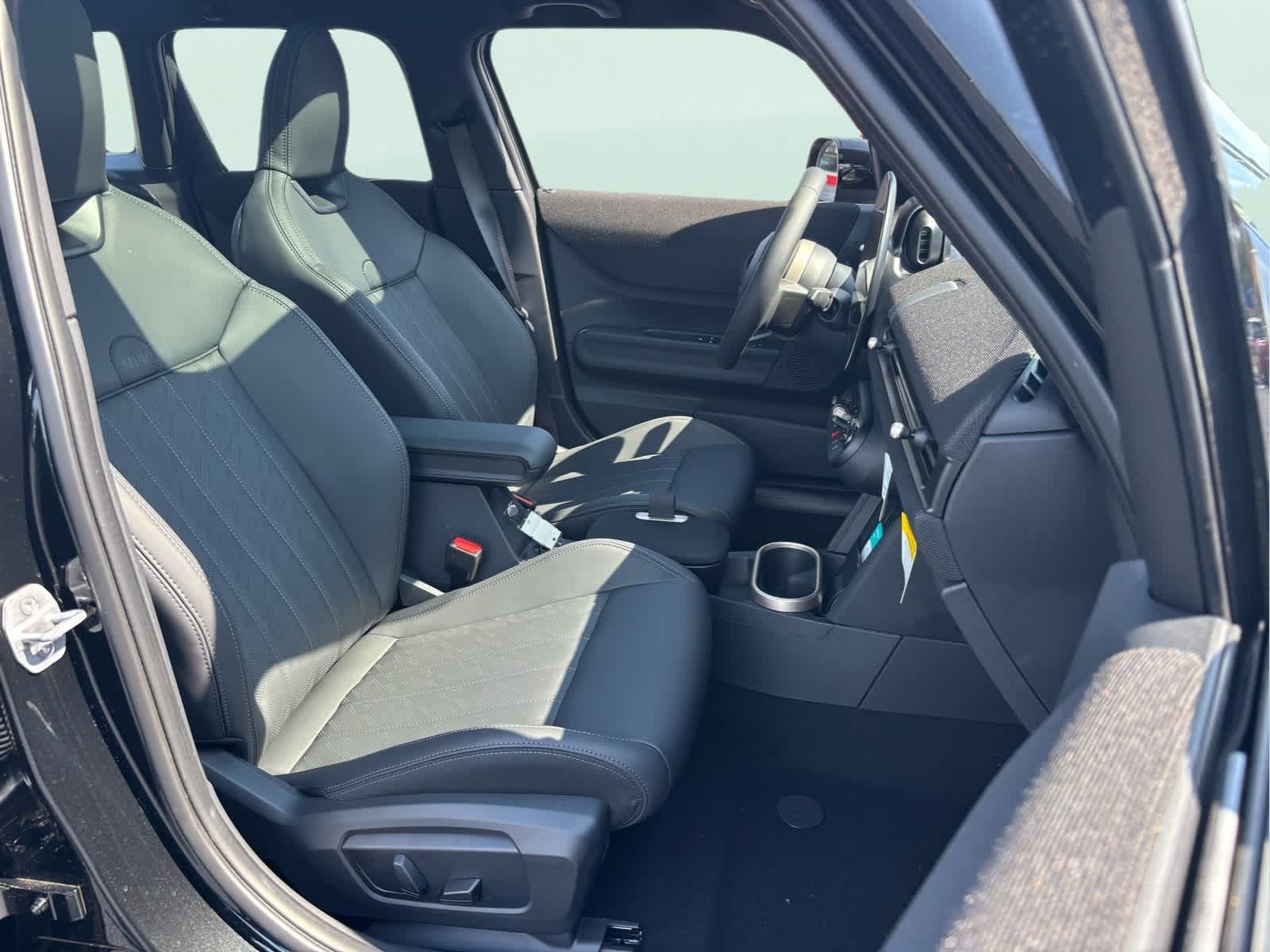2026 MINI 4 DOOR ICONIC