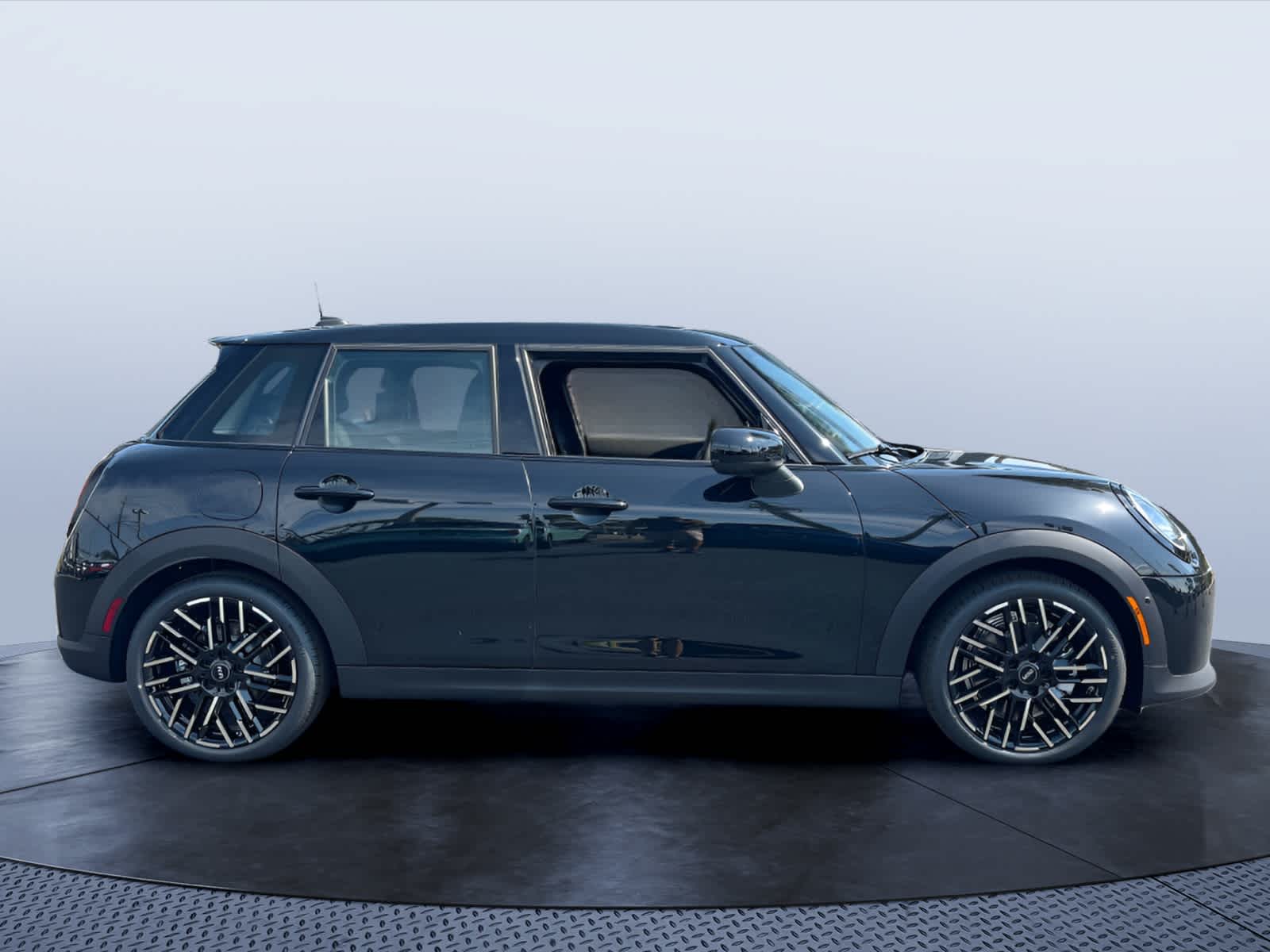 2026 MINI 4 DOOR ICONIC