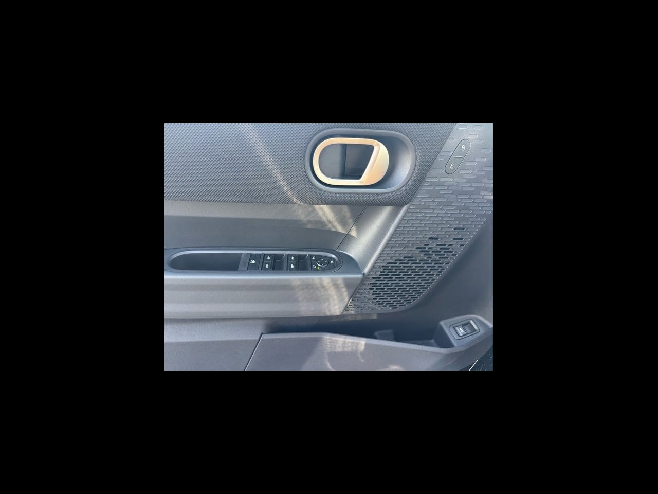 2026 MINI 4 DOOR ICONIC