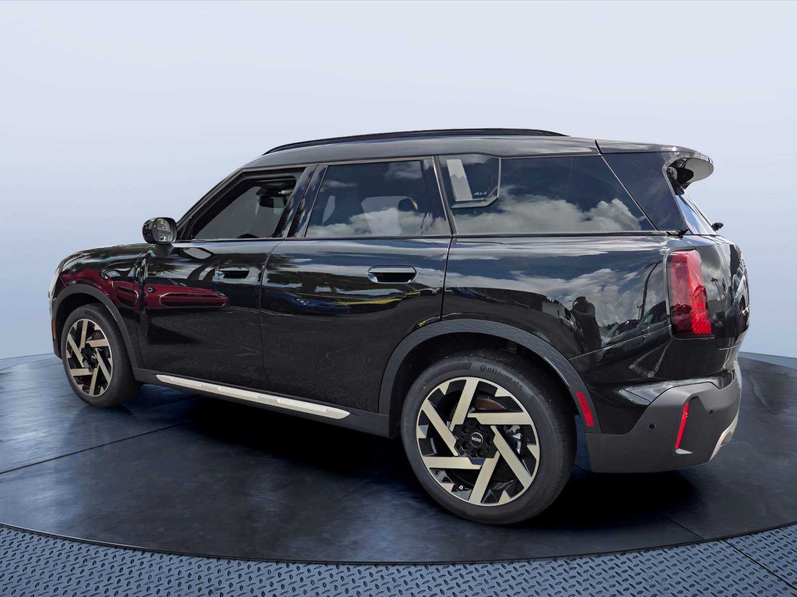 2027 MINI COUNTRYMAN ICONIC