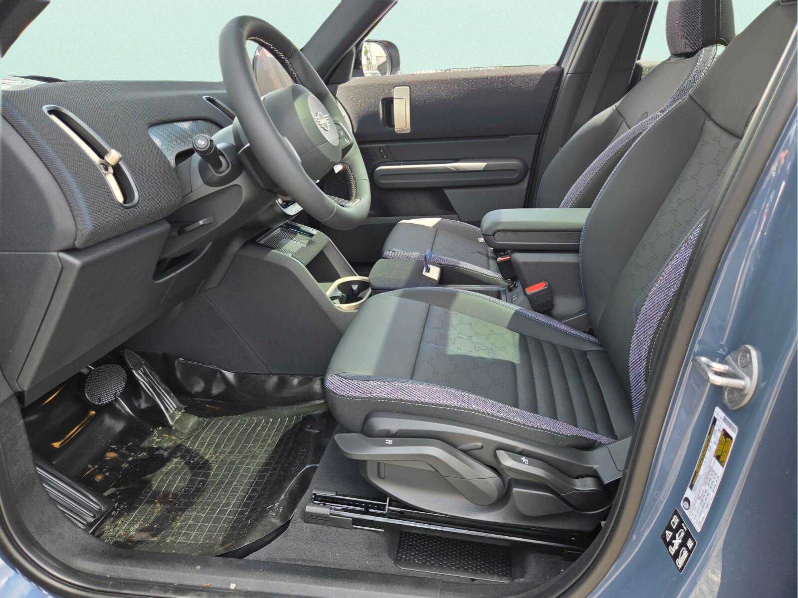 2027 MINI COUNTRYMAN SIGNATURE PLUS