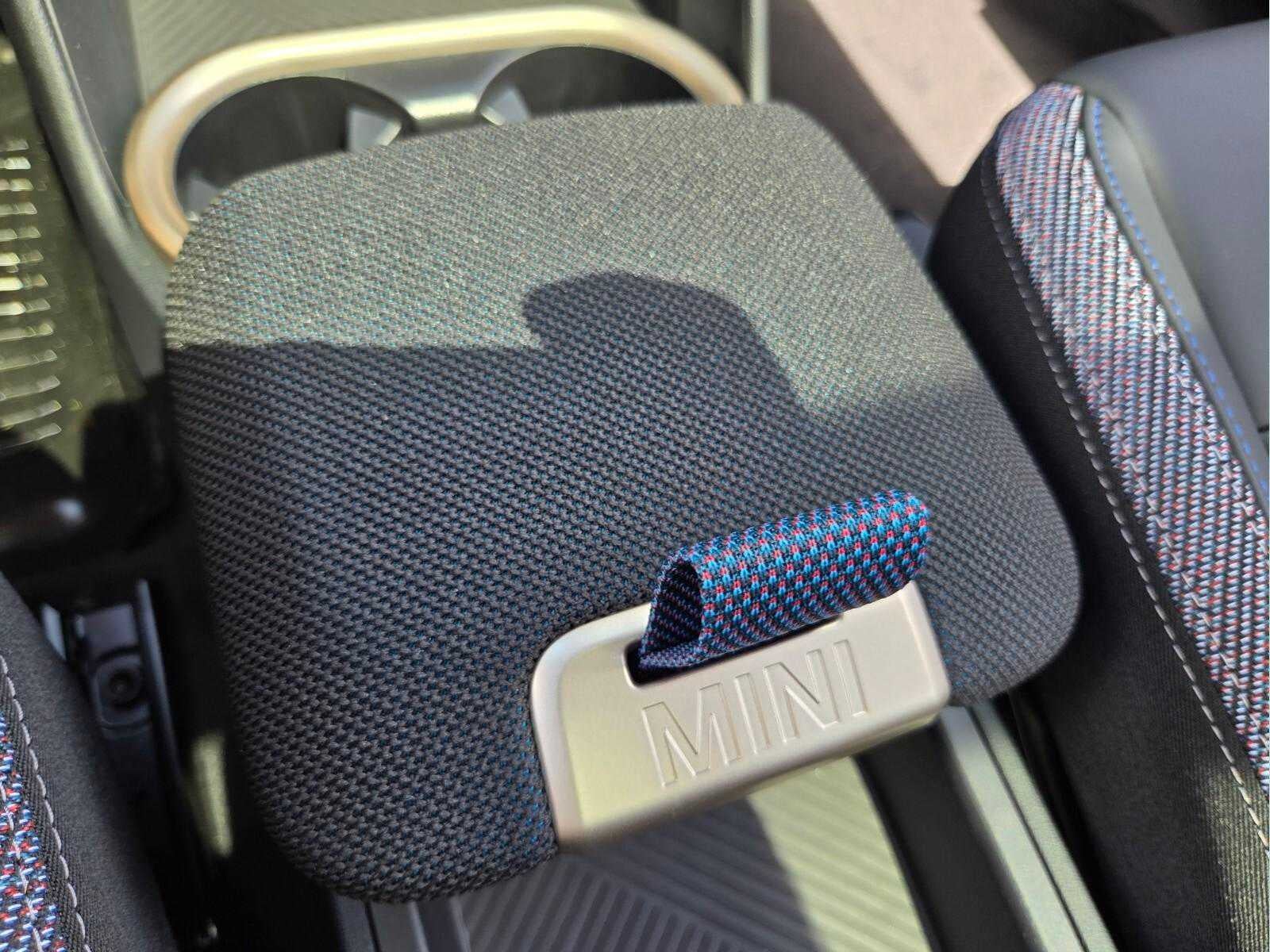 2027 MINI COUNTRYMAN SIGNATURE PLUS