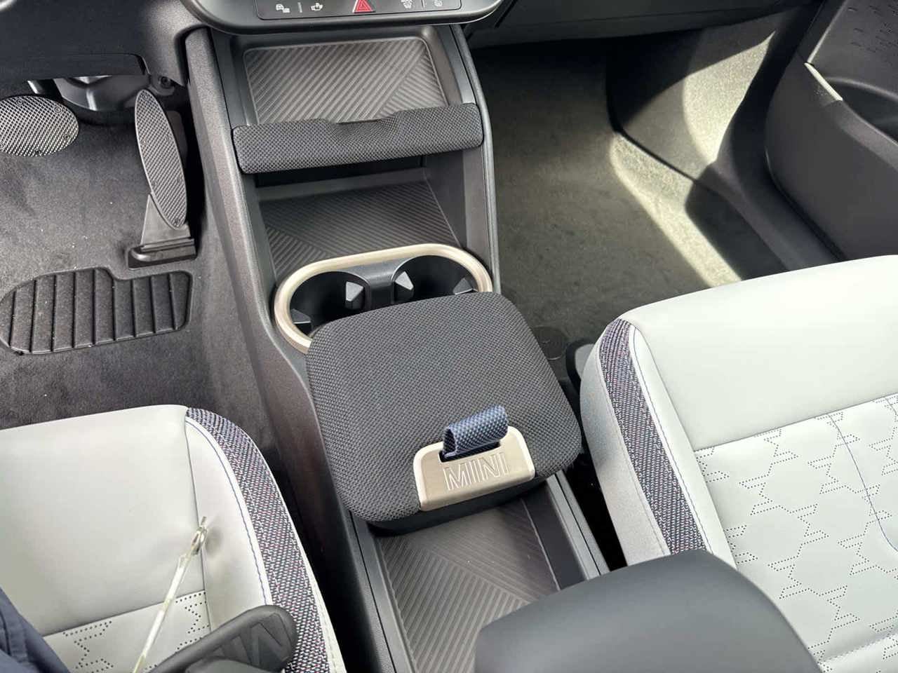 2026 MINI COUNTRYMAN OXFORD EDITION