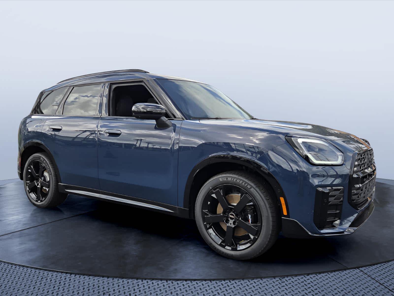 2027 MINI COUNTRYMAN ICONIC