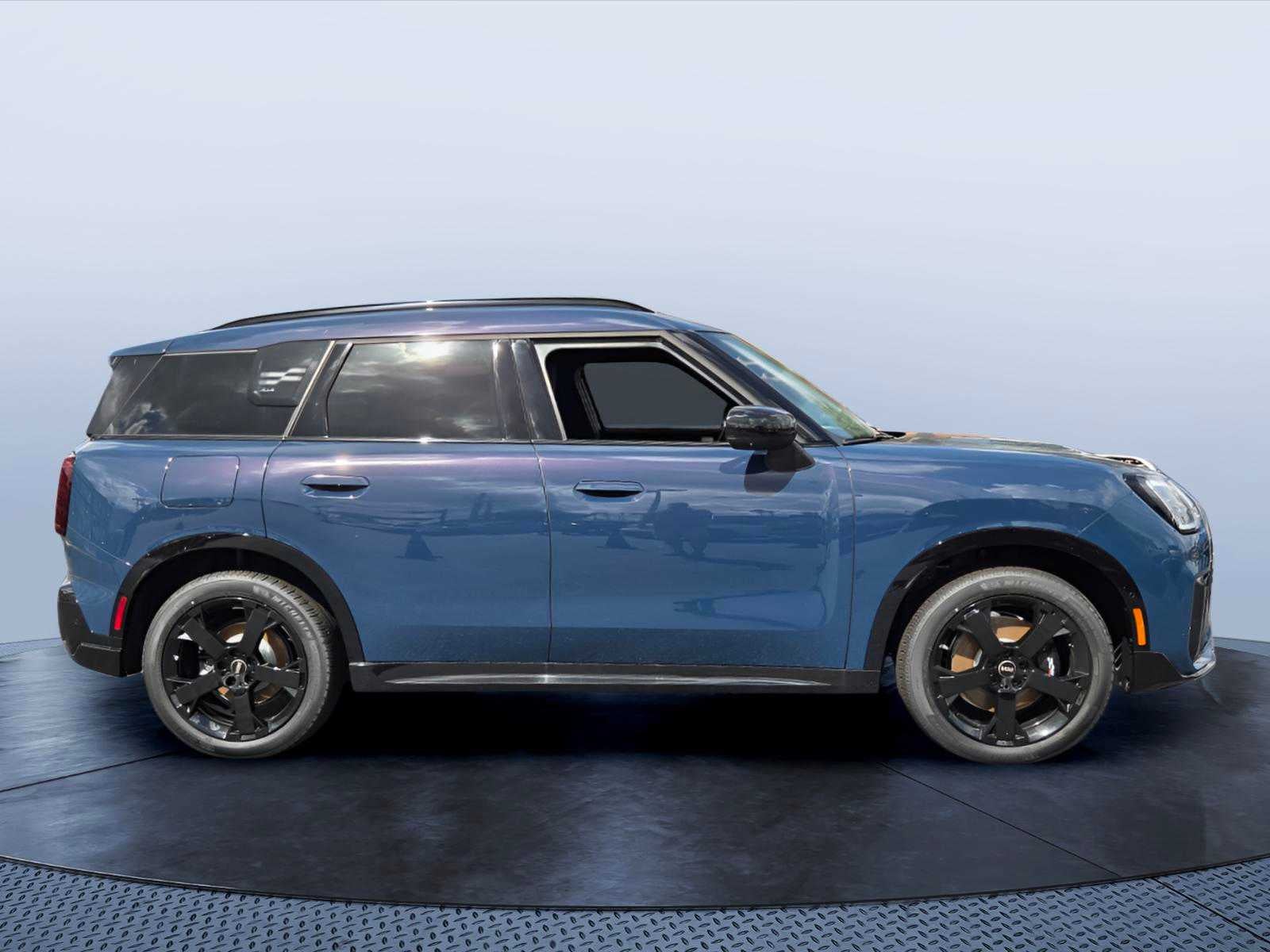 2027 MINI COUNTRYMAN ICONIC