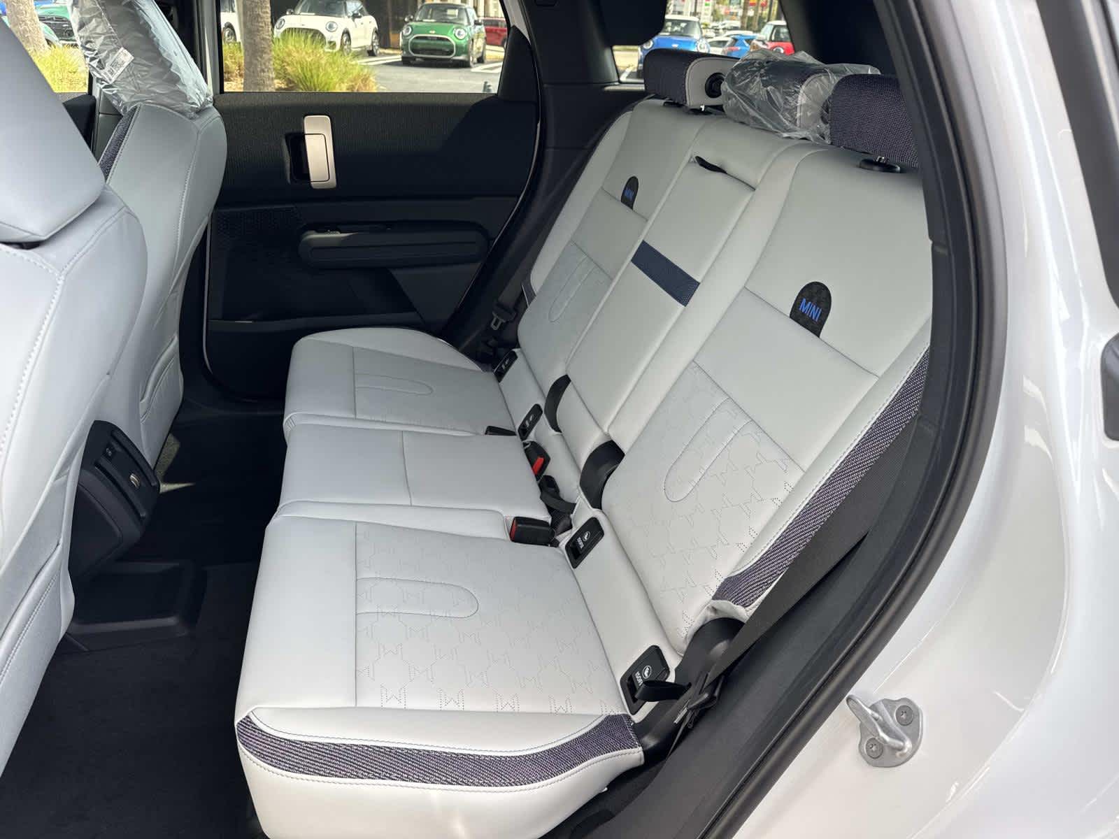 2026 MINI COUNTRYMAN OXFORD EDITION