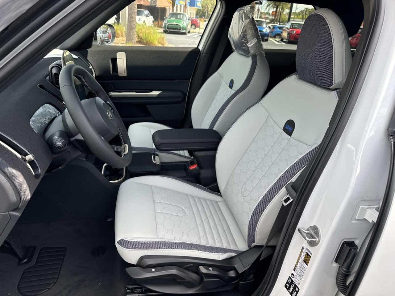 2026 MINI COUNTRYMAN OXFORD EDITION