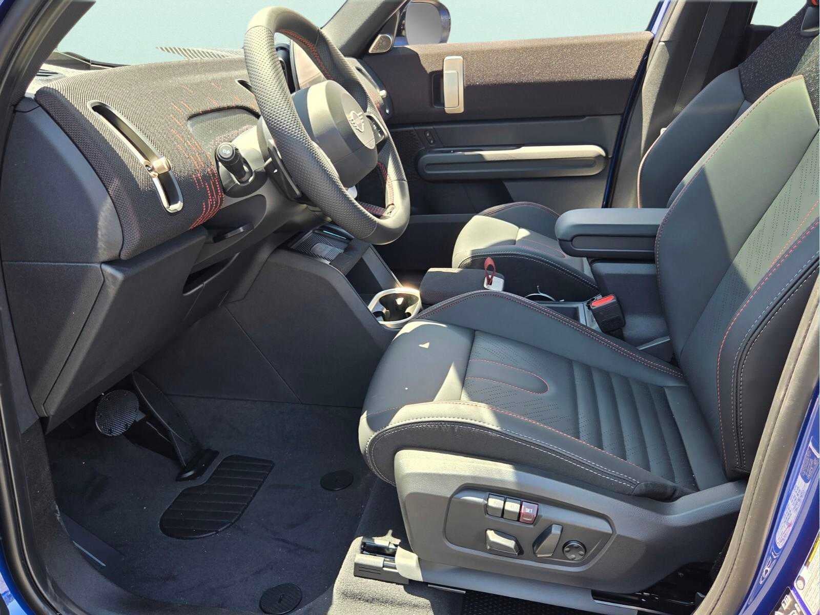 2026 MINI COUNTRYMAN ICONIC