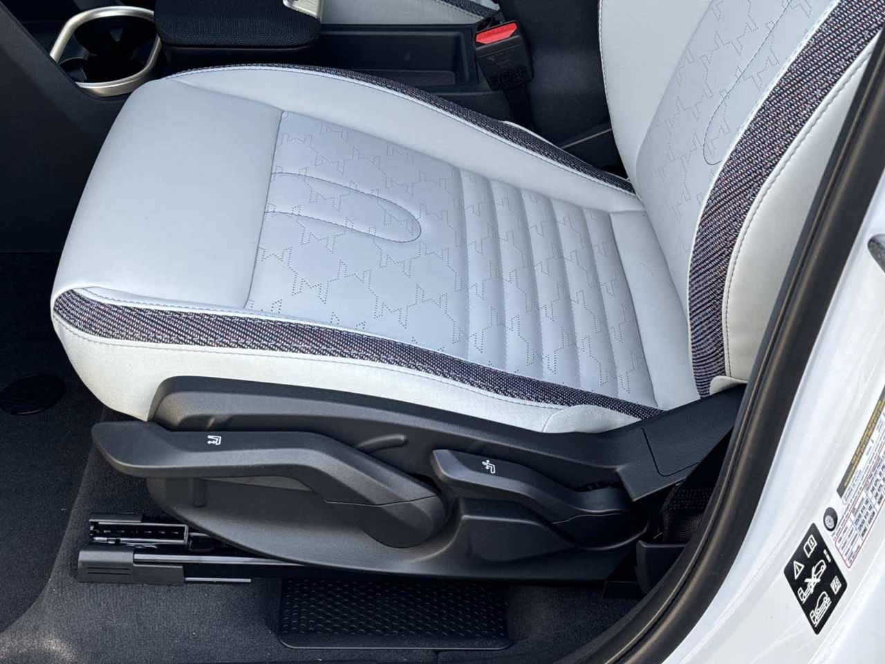 2026 MINI COUNTRYMAN OXFORD EDITION