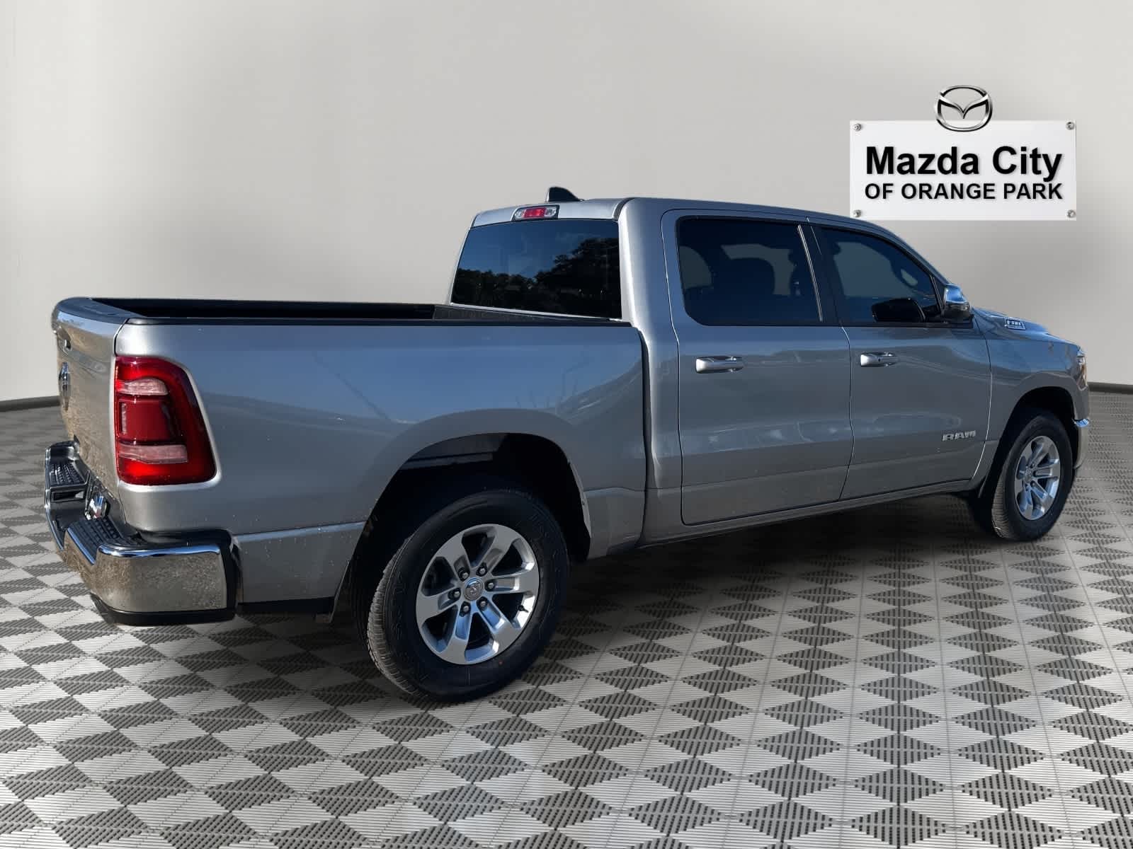 2024 RAM 1500 Laramie 4x2 Crew Cab 57 Box