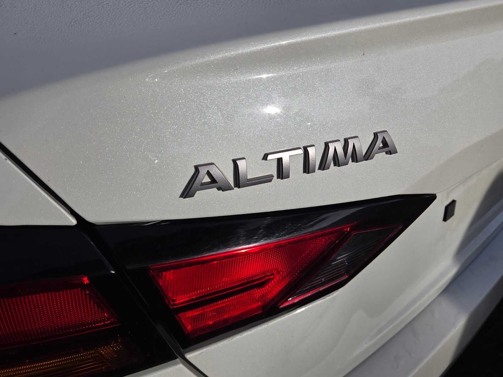 2024 Nissan Altima 2.5 SV Sedan