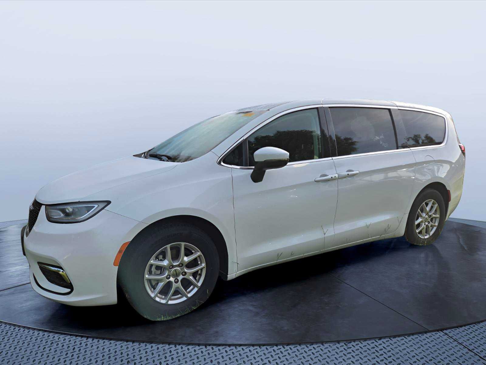 2023 Chrysler Pacifica Touring L FWD