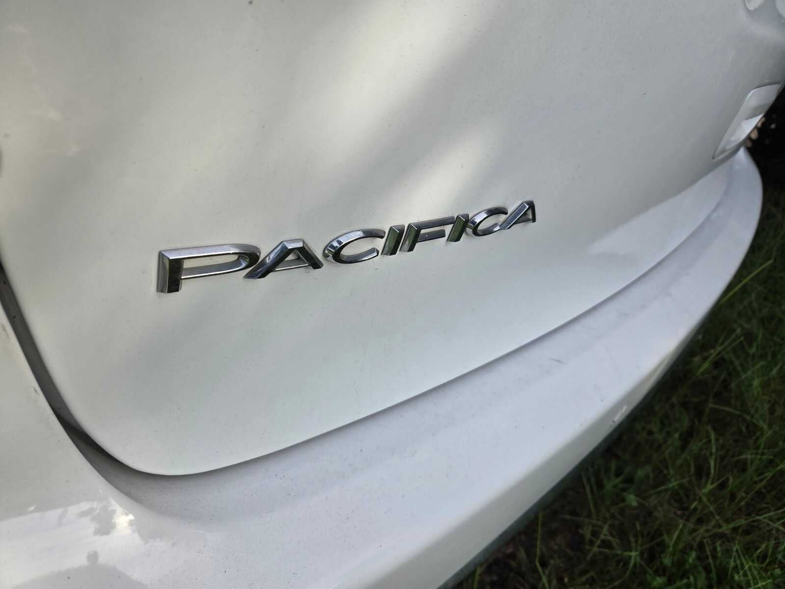 2023 Chrysler Pacifica Touring L FWD