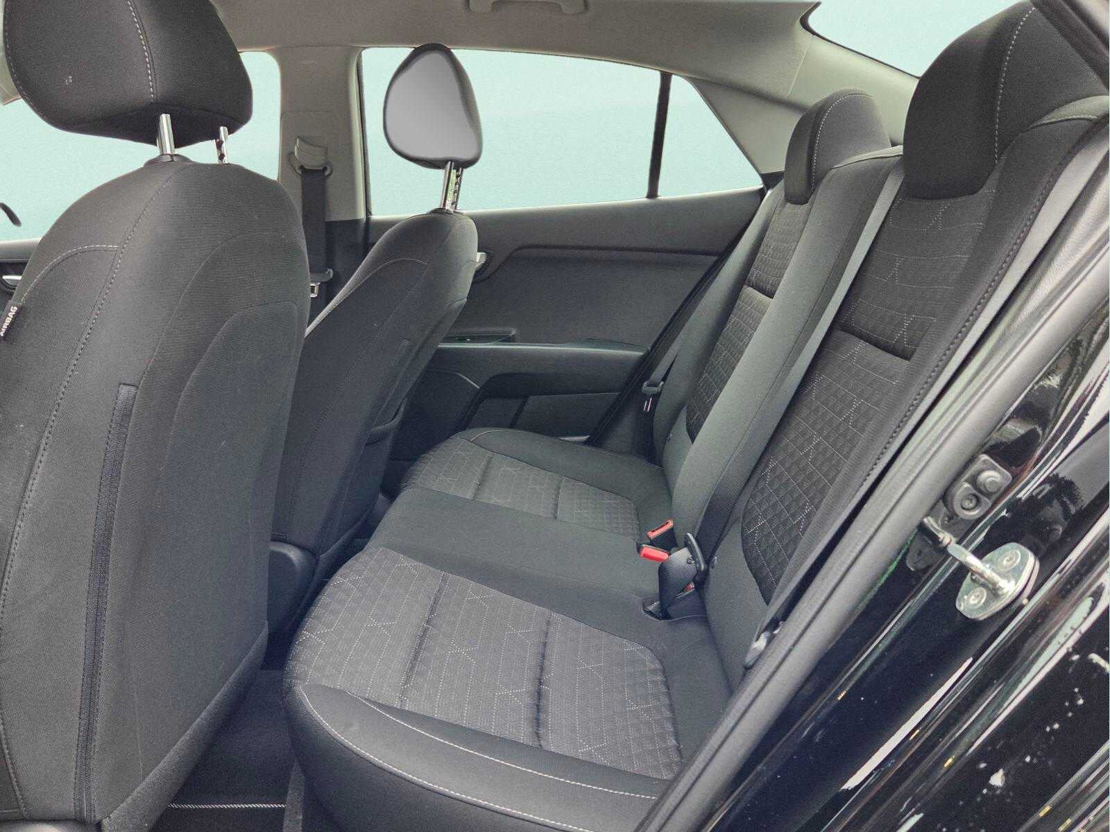2023 Kia Rio LX IVT