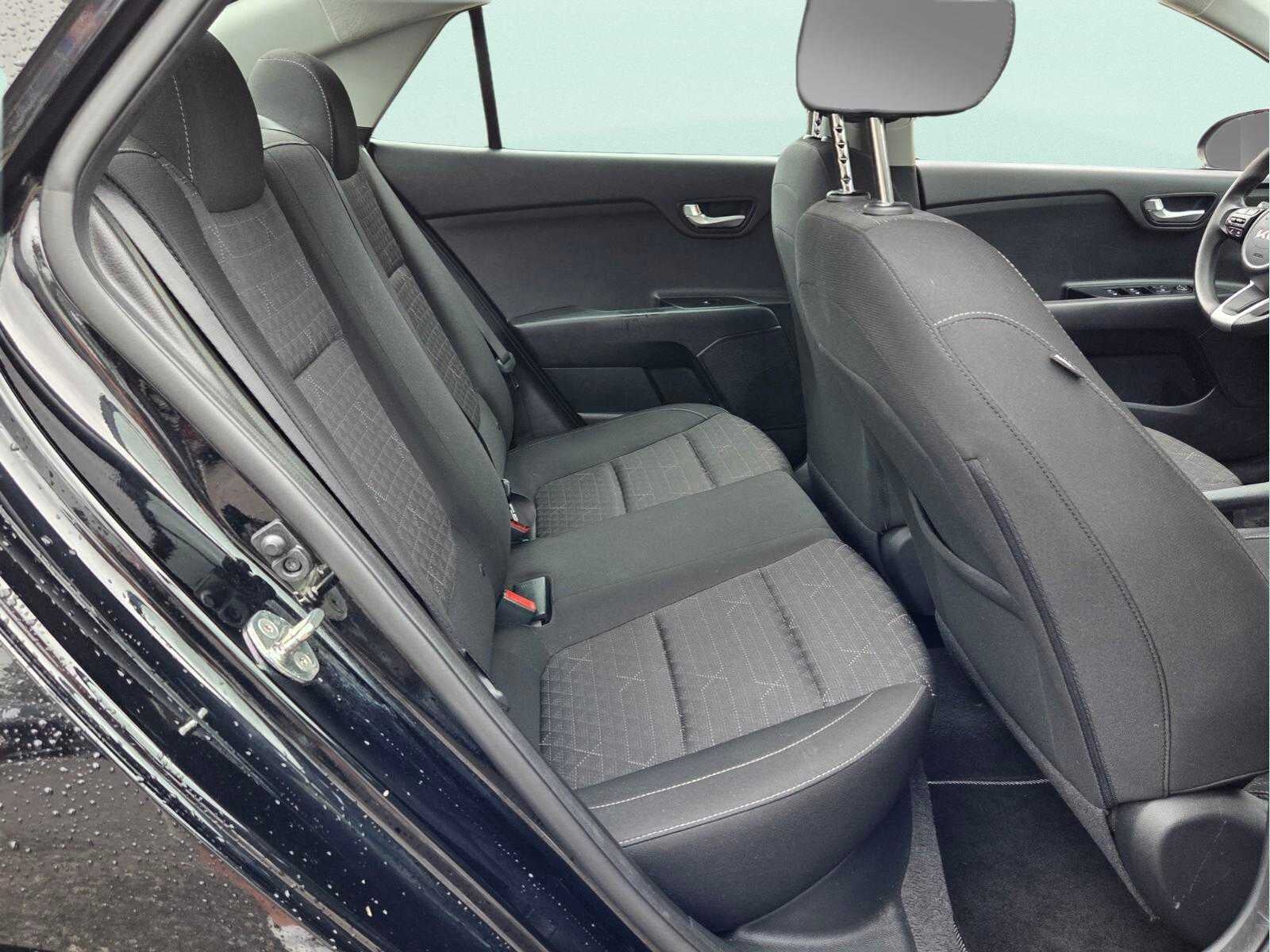 2023 Kia Rio LX IVT