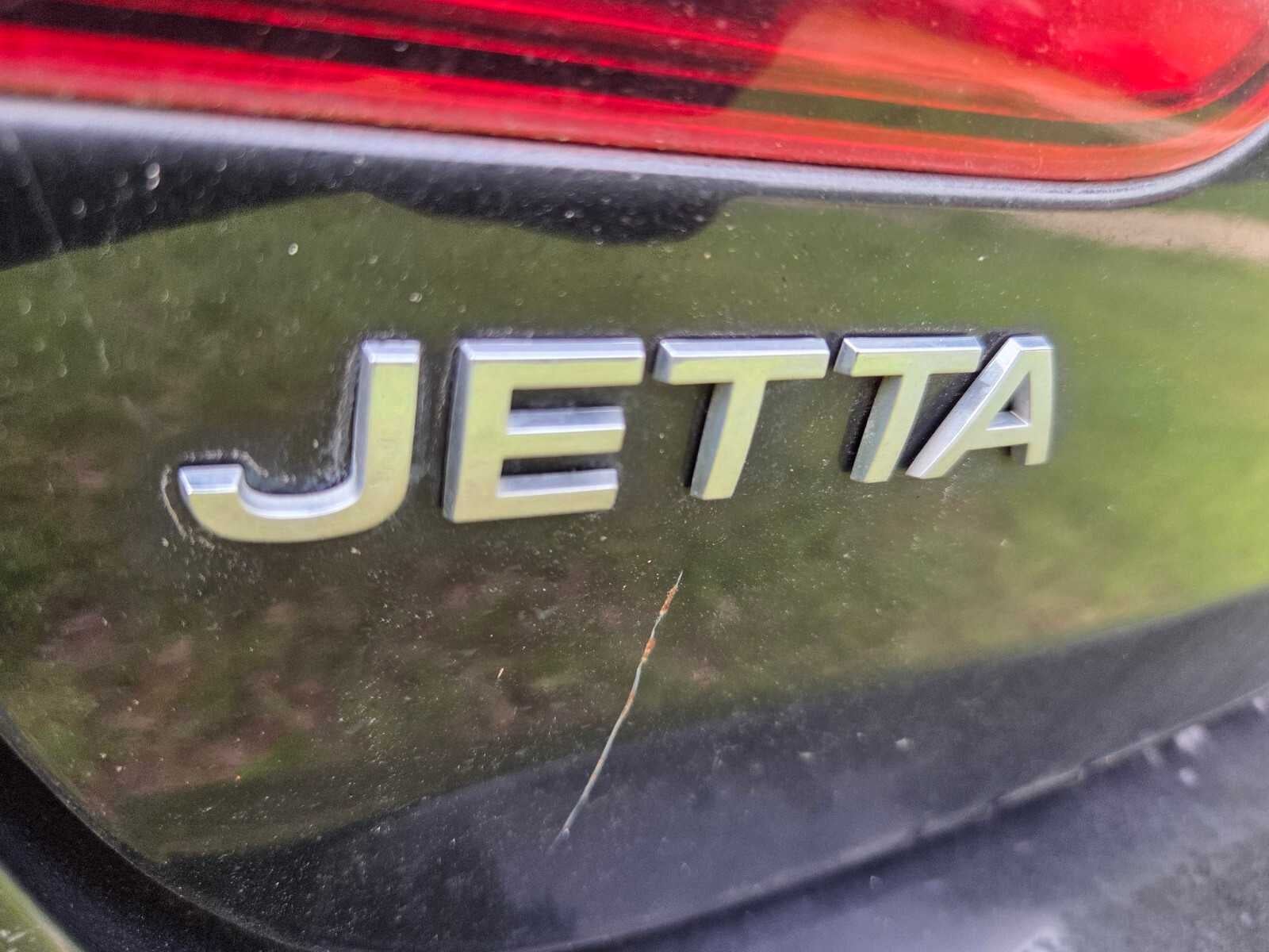 2010 Volkswagen Jetta 4dr Auto Limited