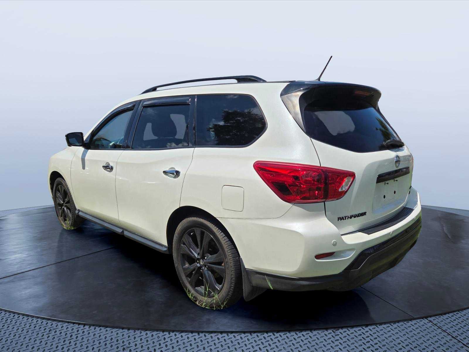 2018 Nissan Pathfinder 4x4 SL