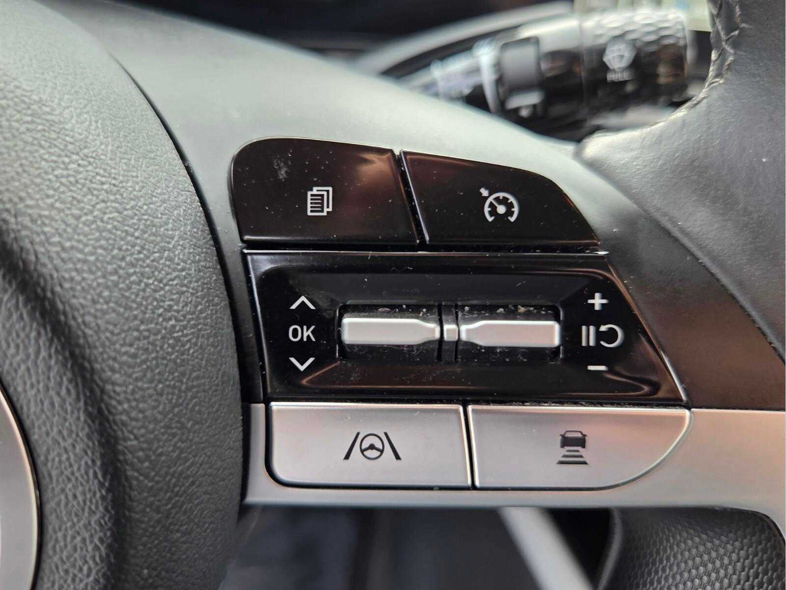 2023 Hyundai Elantra Hybrid Limited DCT