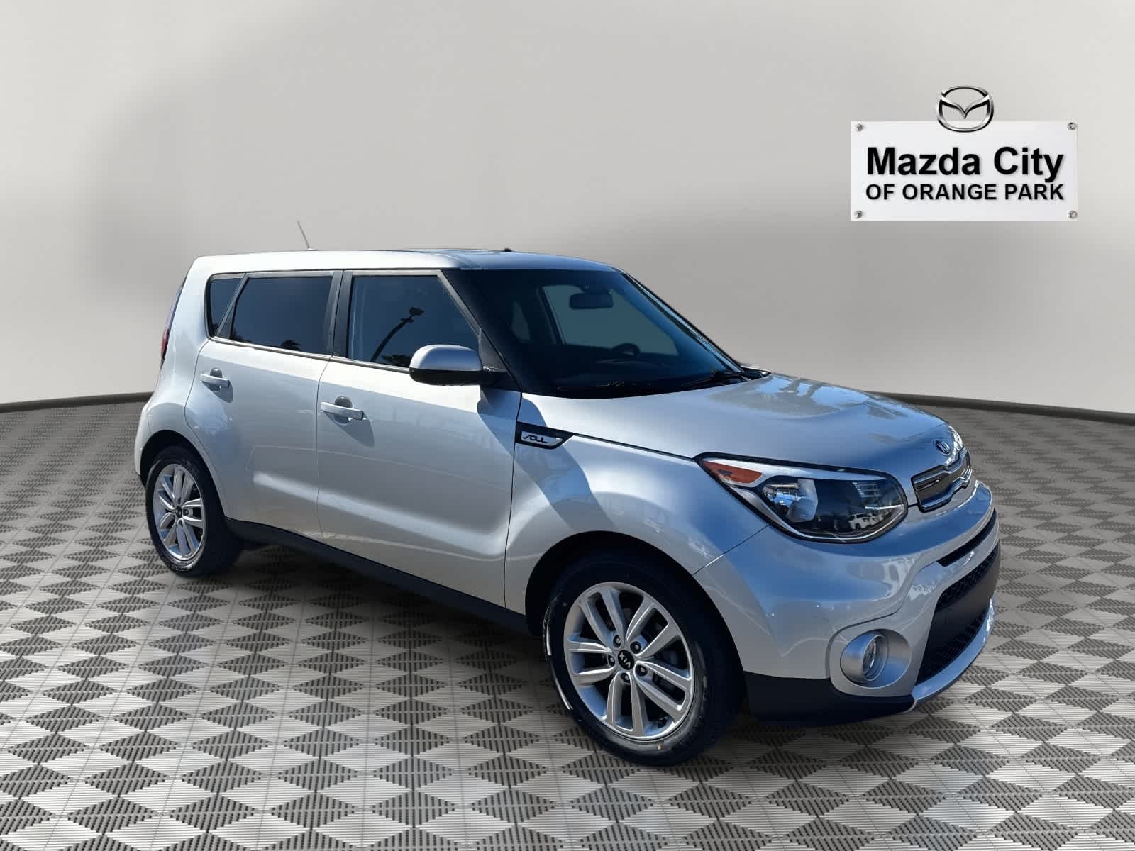 2018 Kia Soul + Auto