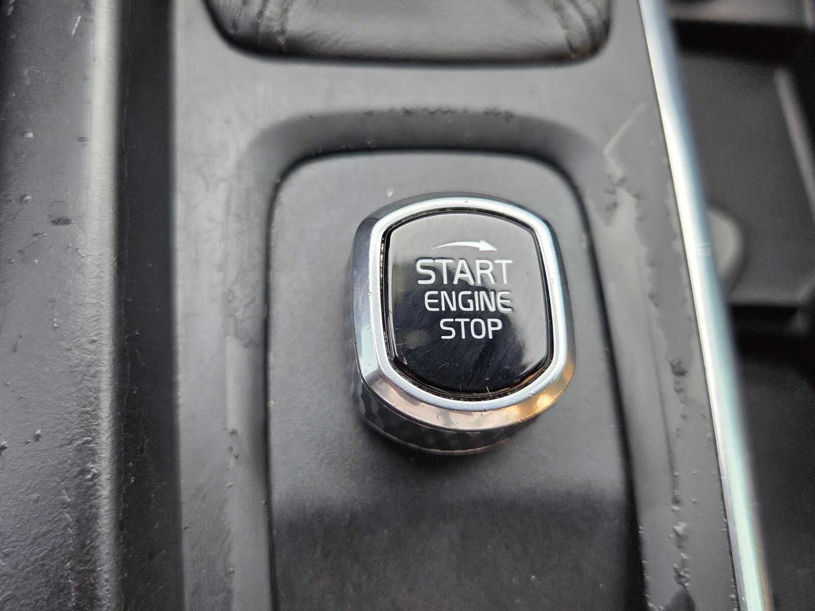 2018 Volvo XC60 T5 AWD Momentum